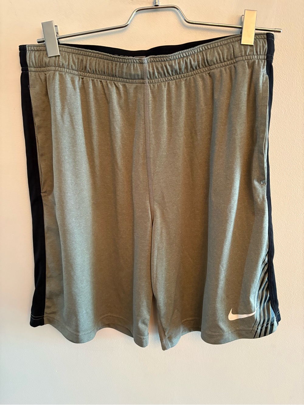 Nike Dri Fit black & grey Athletic Shorts size large
